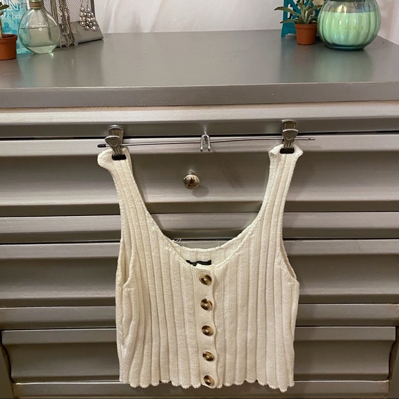 ⚡️5 for $35 SALE⚡️ Button Detail Sweater Tank - Picture 4 of 5